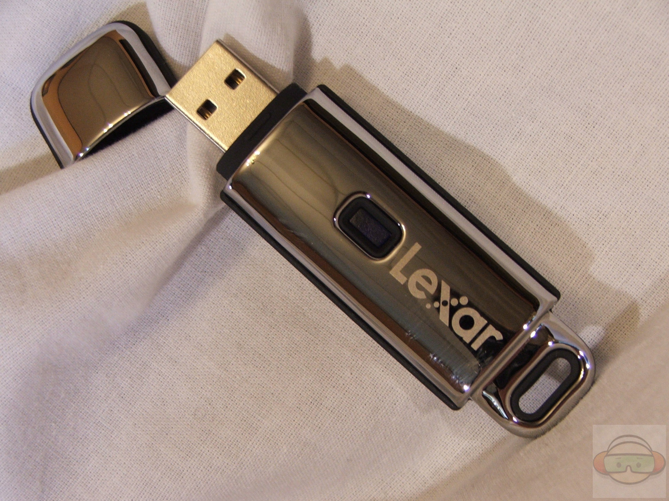 Lexar JumpDrive Solo Vault 4gb USB Drive | Technogog